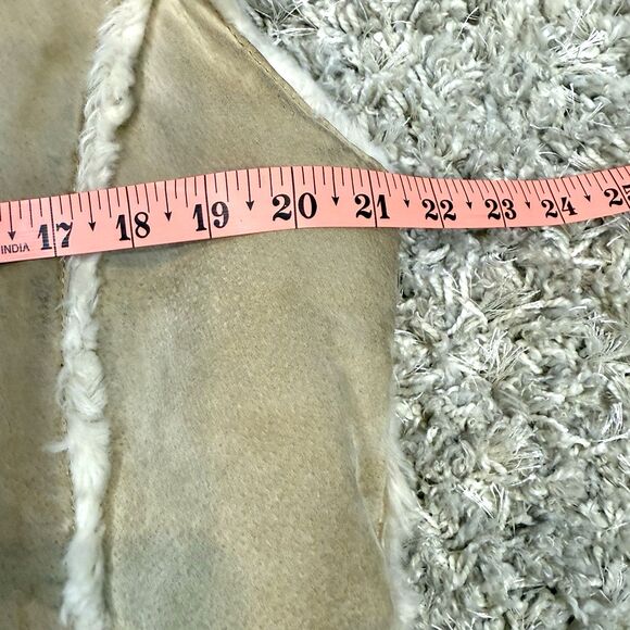 VTG Wilsons Leather Suede Vest Tan Faux Fur Lined Toggle Buttons Boho XL - Picture 3 of 10